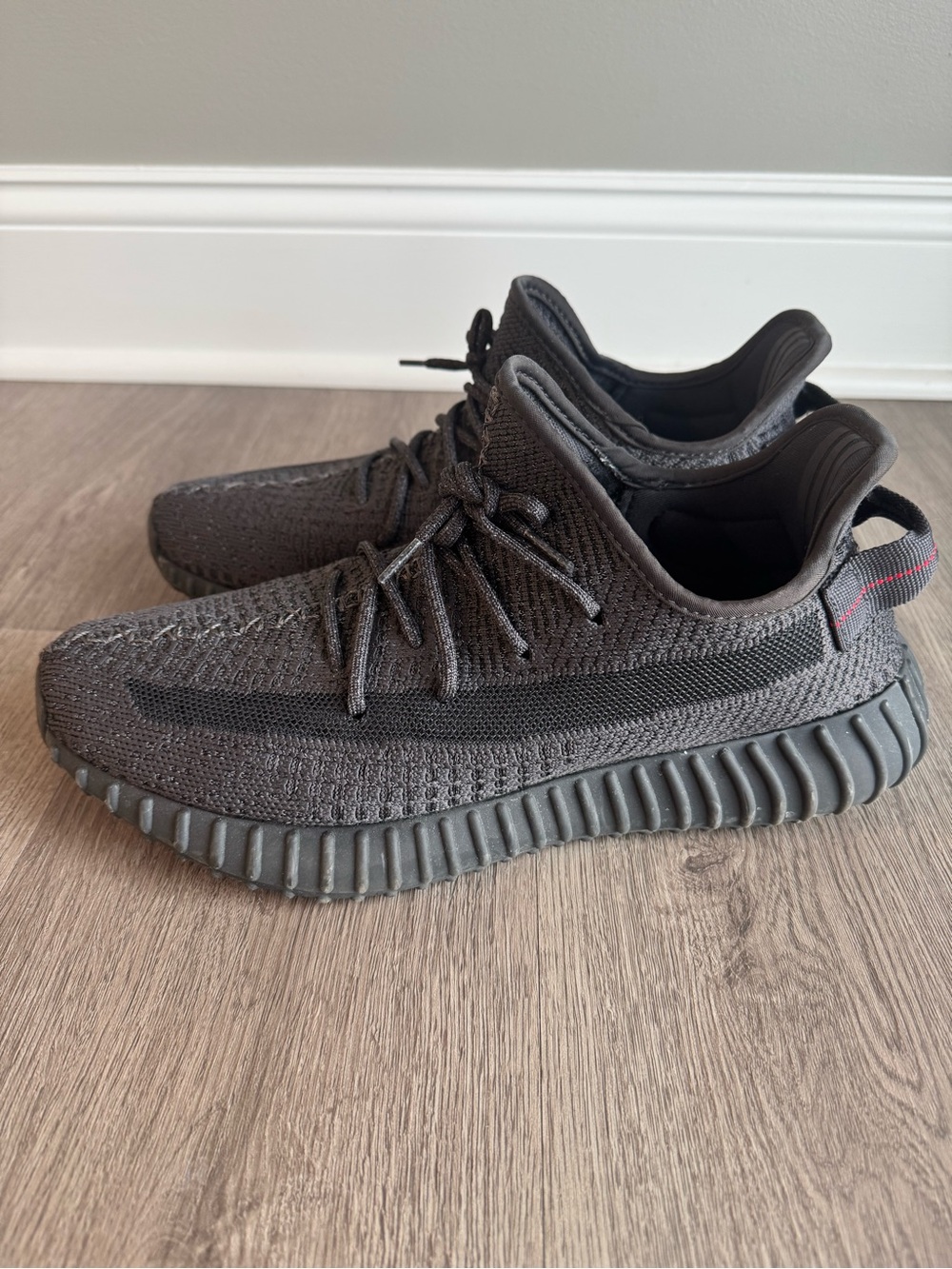 adidas Yeezy Boost 350 V2 - Picture 2 of 4